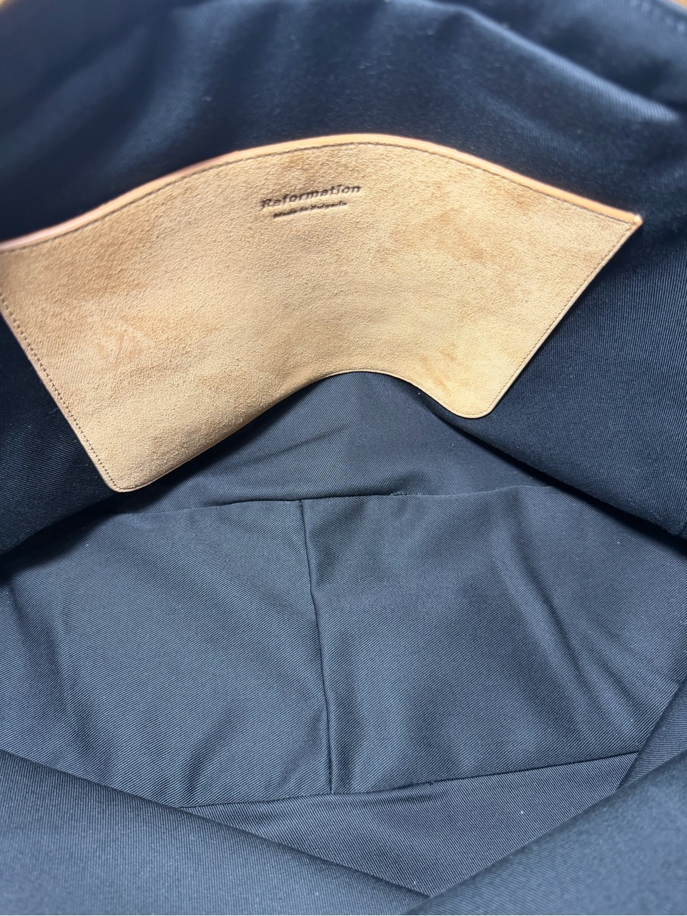 Reformation
Oversized Seraphina Suede Tote - Picture 7 of 8